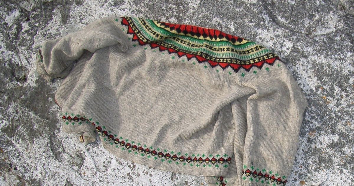 Kaşmir Bir Kazak Çekmeden veya Tüylenmeden Nasıl Yıkanır